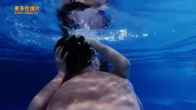Horny Asian Couple Fucking Passionately Under Water - upornia.com